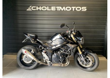 SUZUKI GSR 750