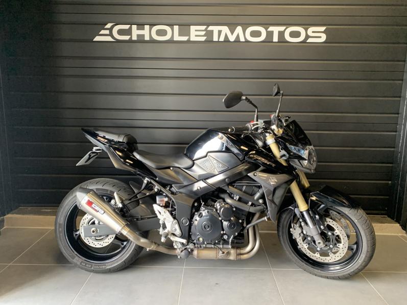 SUZUKI GSR 750