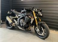 TRIUMPH SPEED TRIPLE 1200 RS